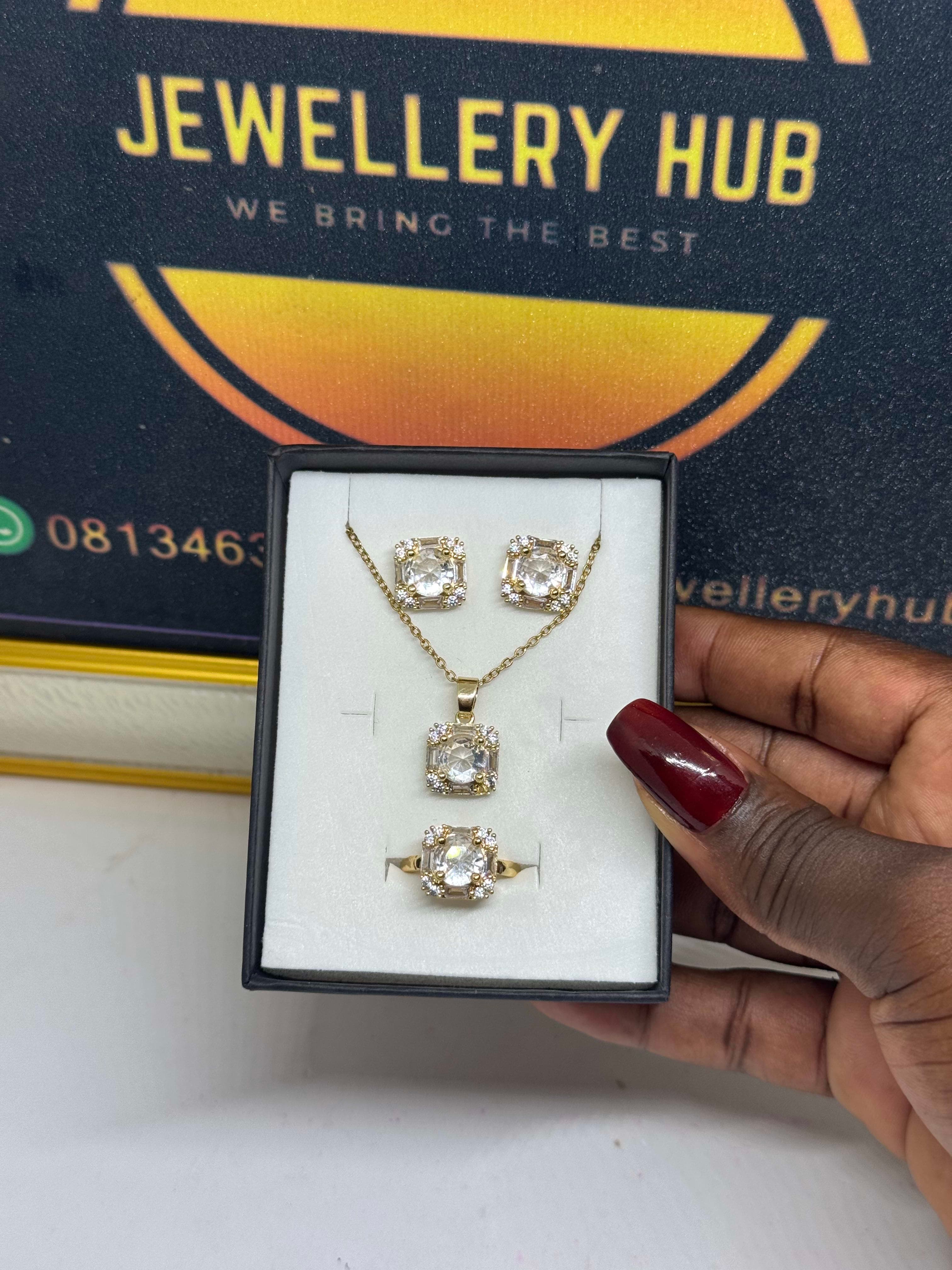Stoned necklace Set