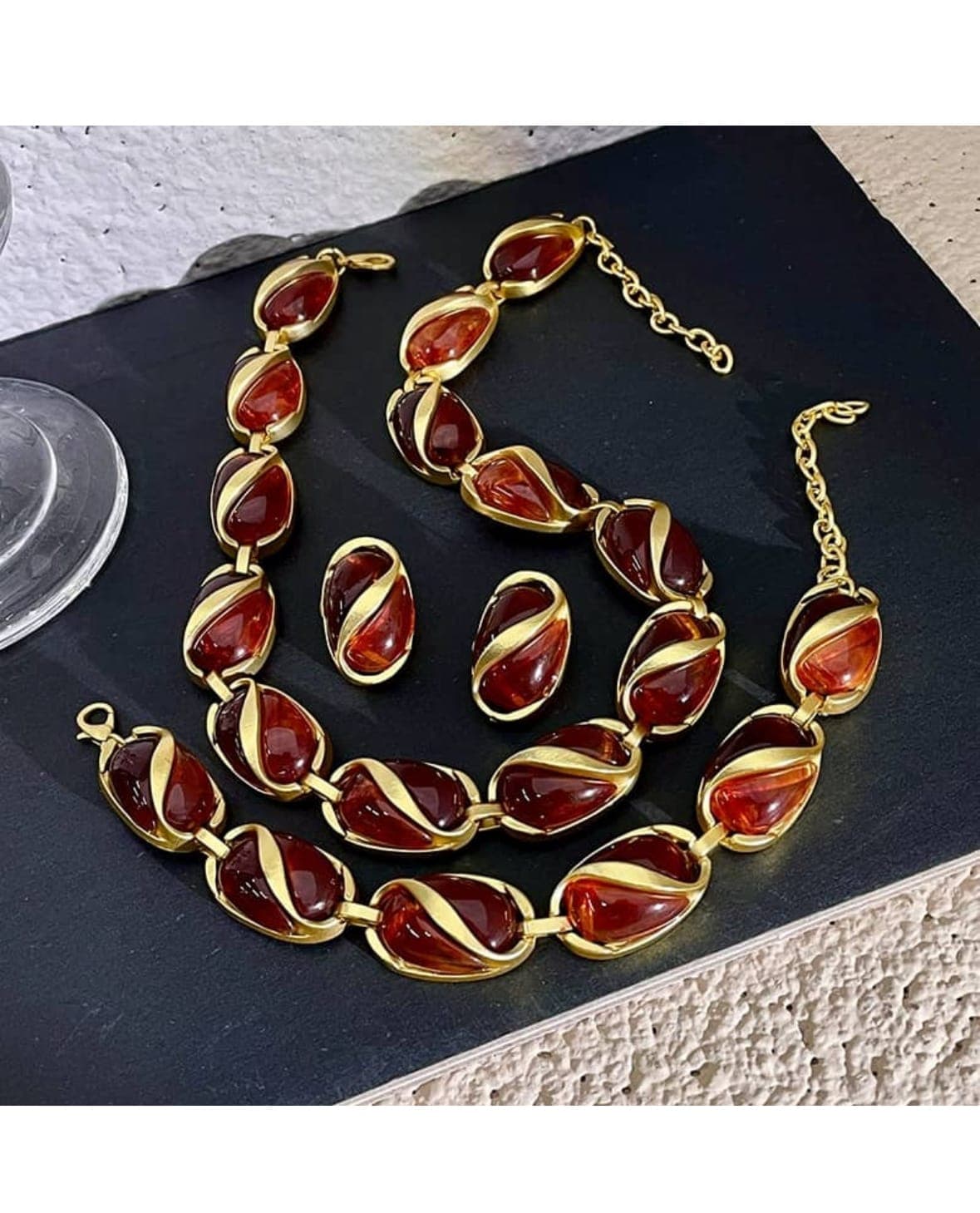 Brown necklace set