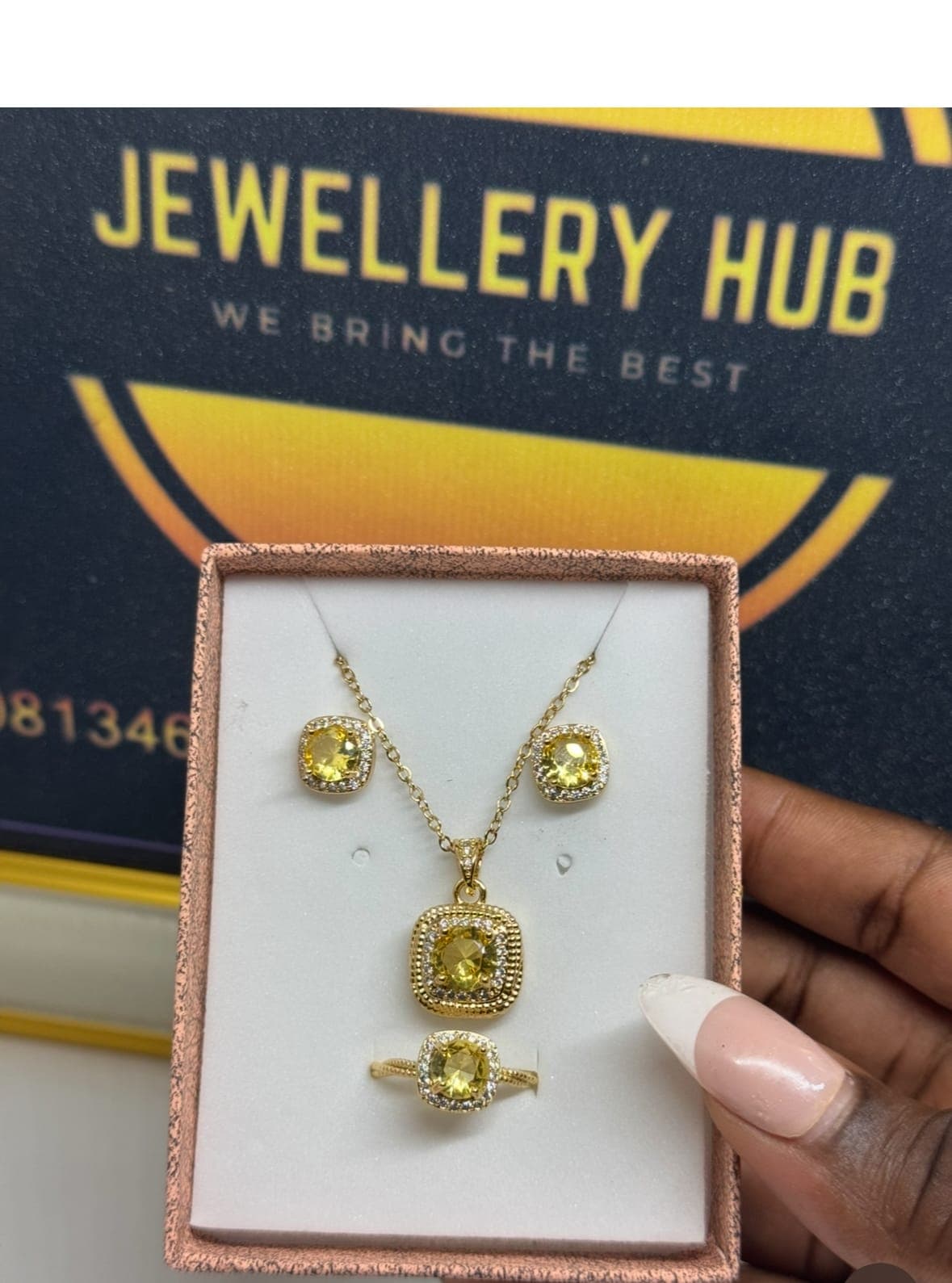 Zircon stoned necklace set