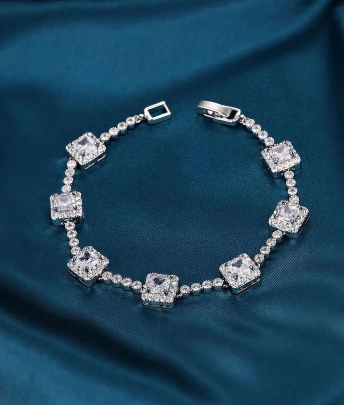 Zircon stoned bracelet