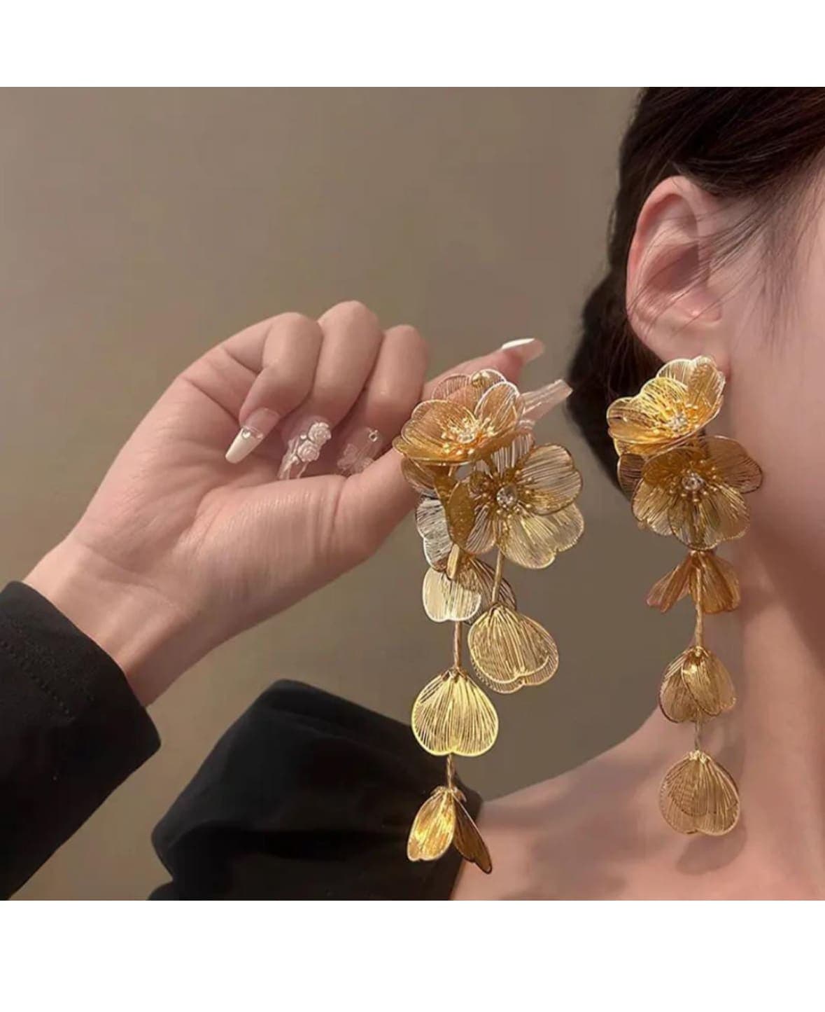 Floral dropping earring
