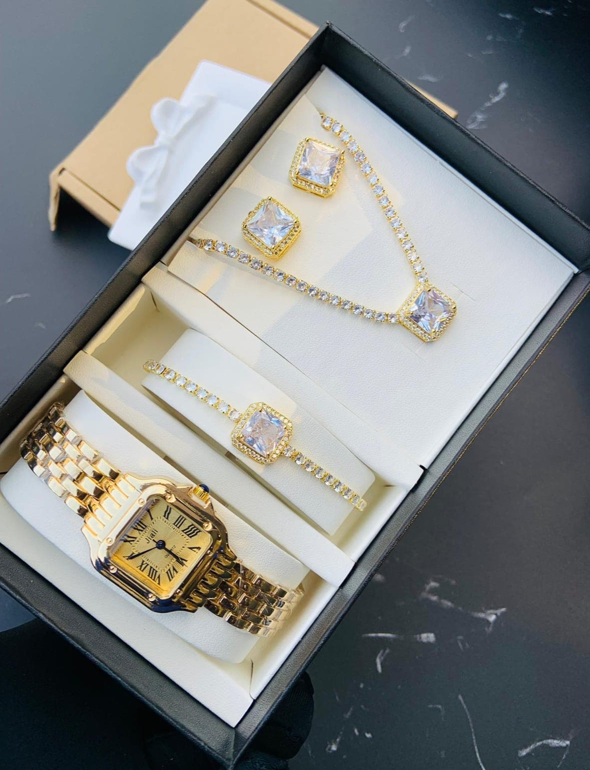 Gift set (Watch and Necklace set)