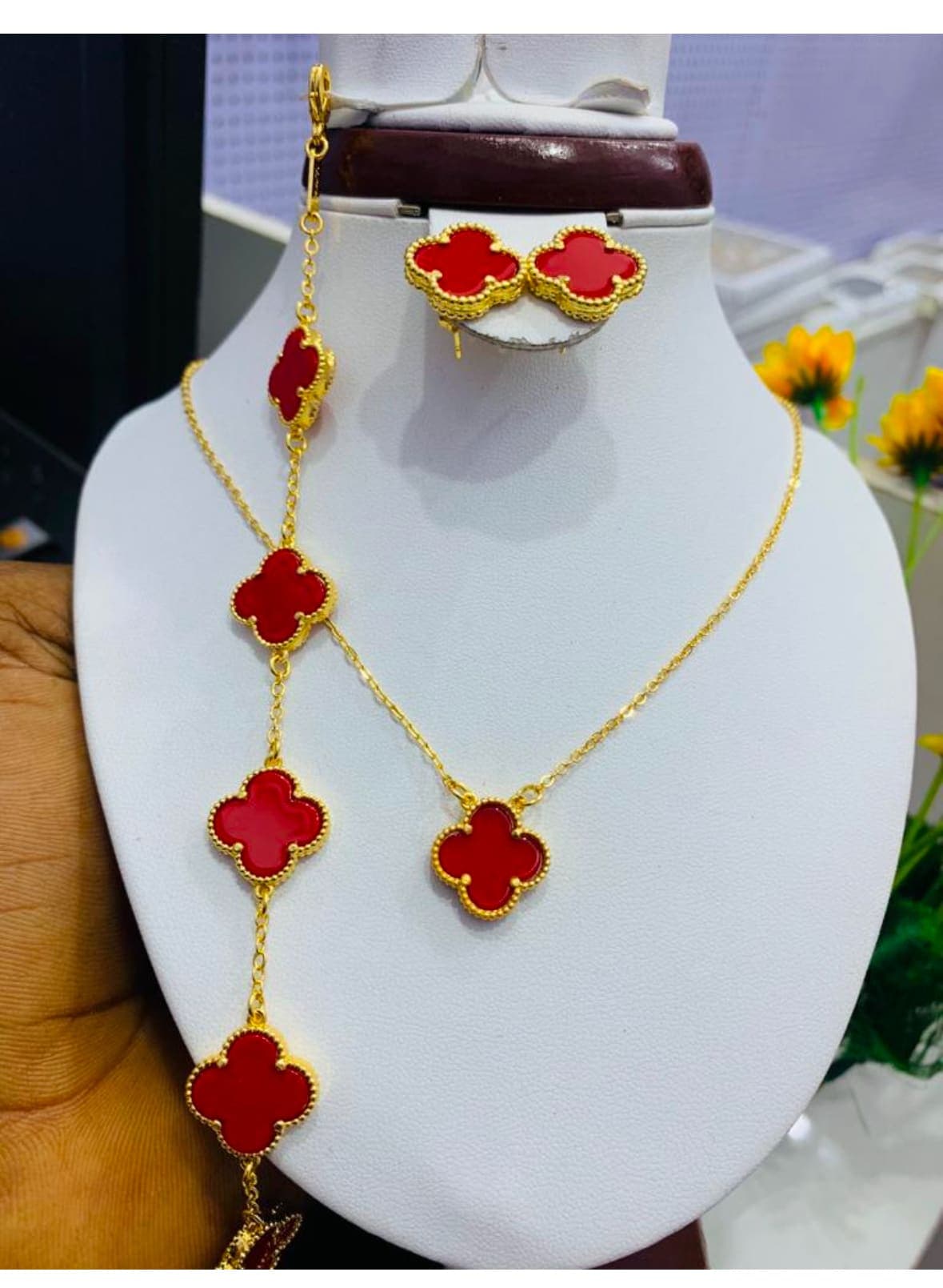 VCA Necklace Set