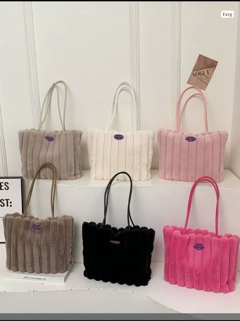 Soft fur hand bag