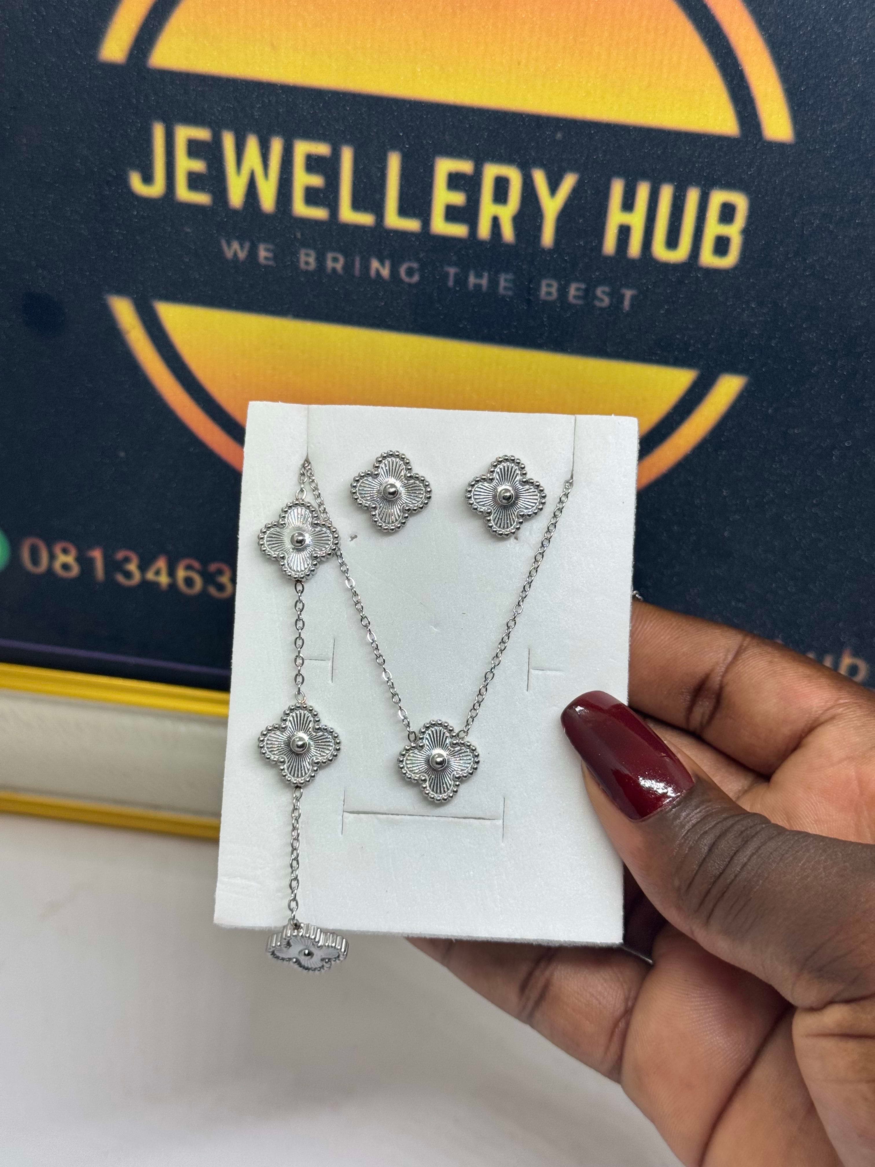 VCA steel Necklace set