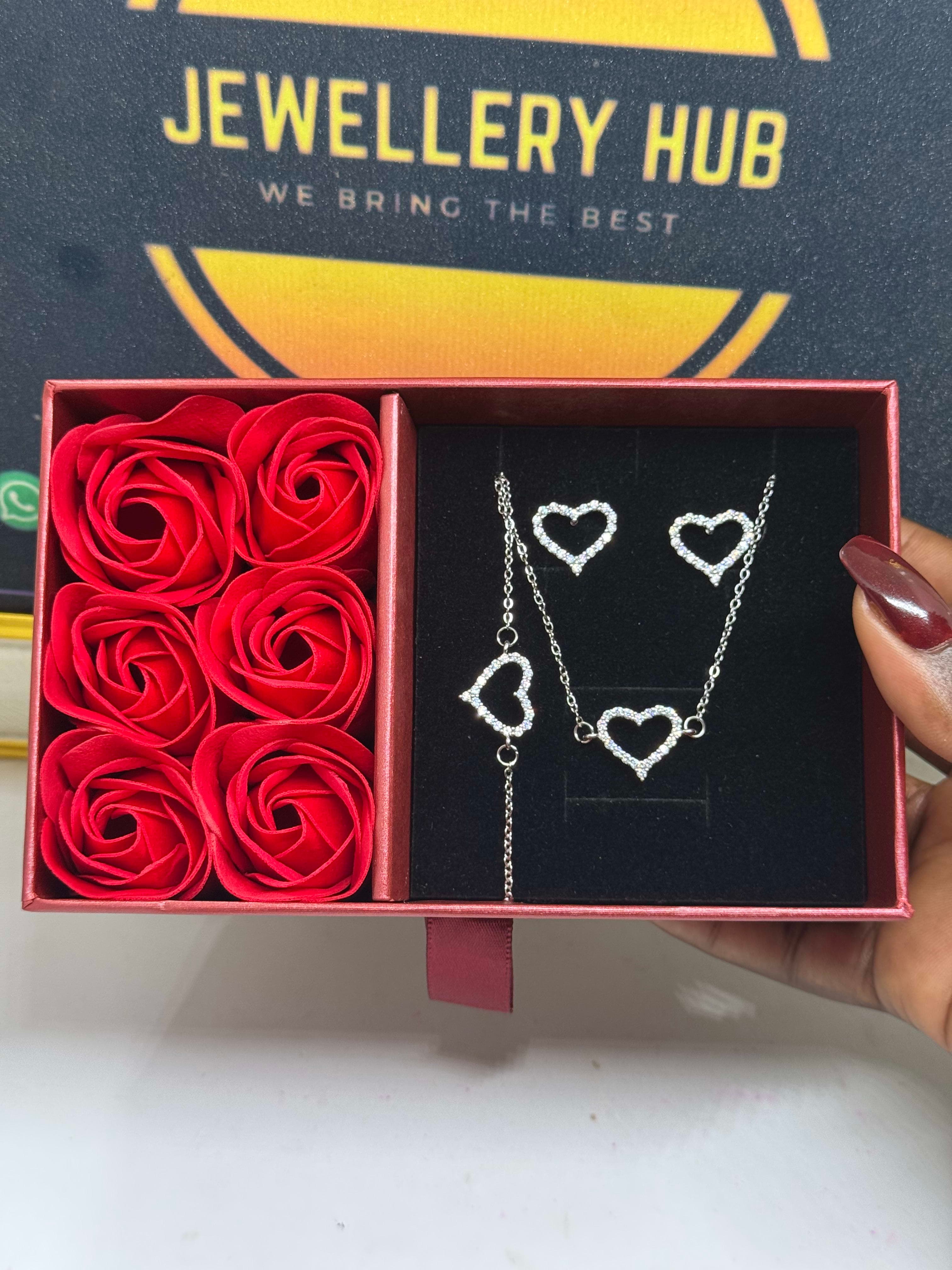 Rose box necklace set